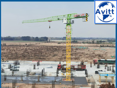 رافعة برج بدون قمة في موقع بناء