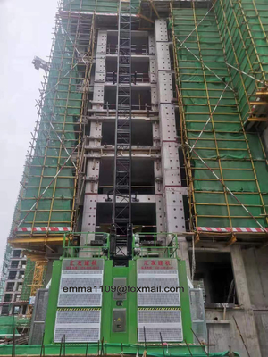 الصين الكل في واحد 0-36m / min سرعة البناء مصعد الرافعة 50m قسم الصاري المزود