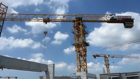 7025 12 طن QTZ250 رافعة برج مستعملة مع 70m Jib و L68 الصخر مصنوعة في عام 2021